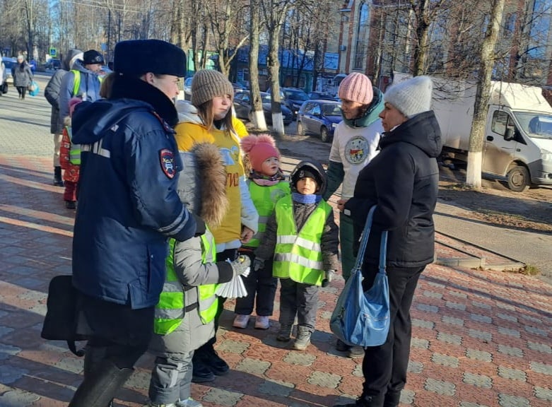 Шарьинские школьники и детсадовцы объединились ради безопасности на дорогах