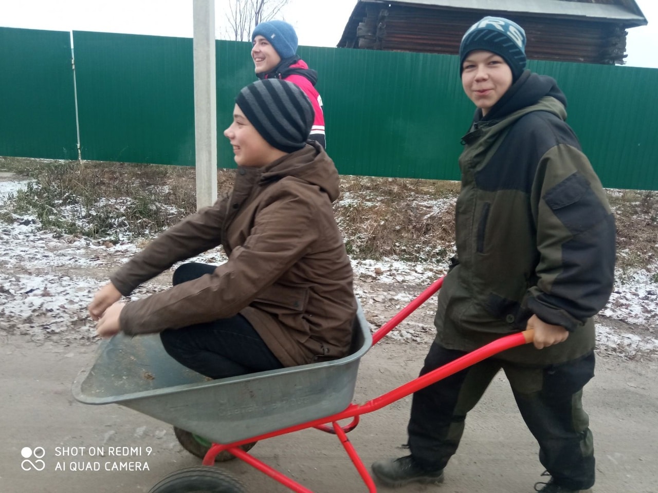 Шарьинские тимуровцы снова в деле