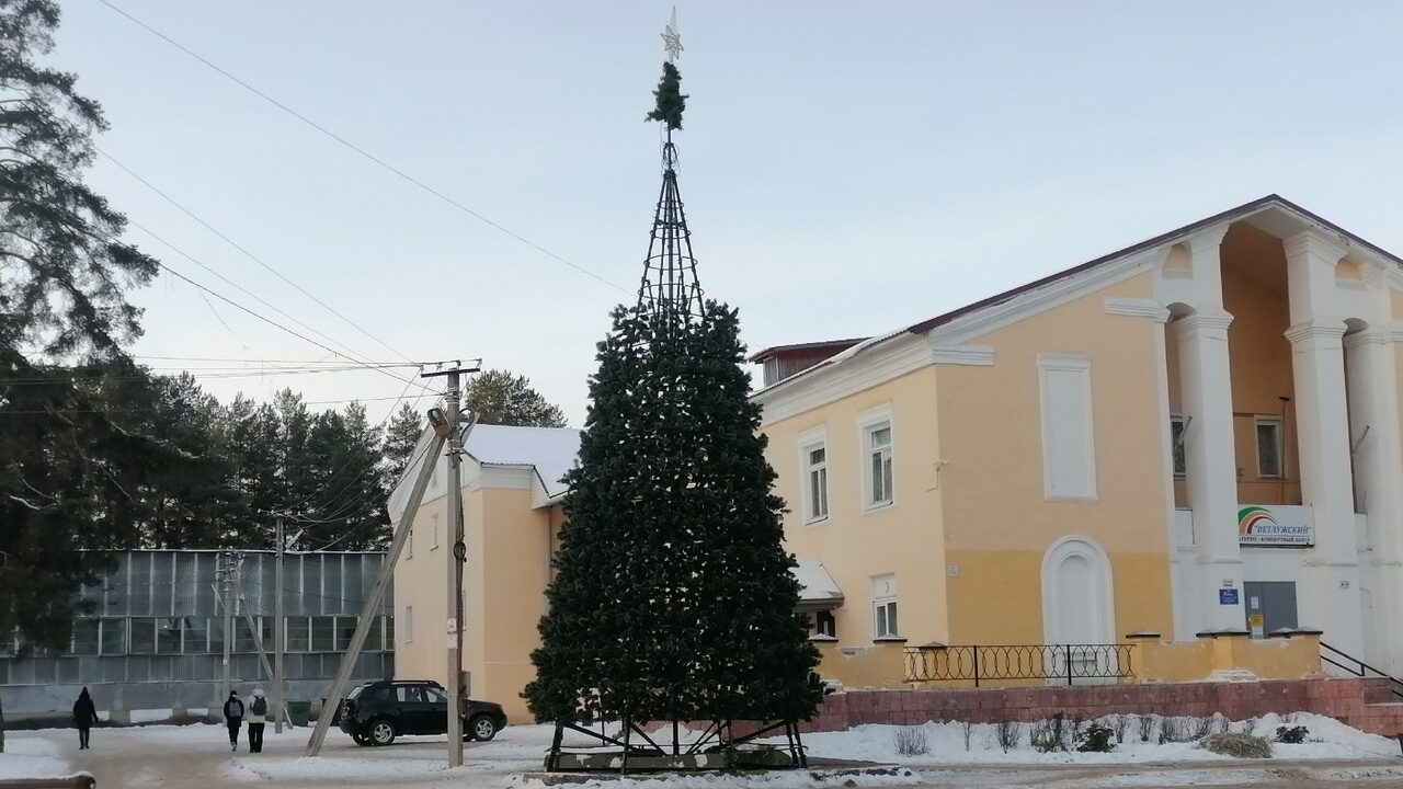 В Шарье начали установку второй Ёлки