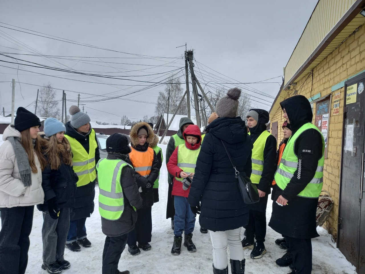 Школьники Шарьинского района вышли в "Праздничный патруль"