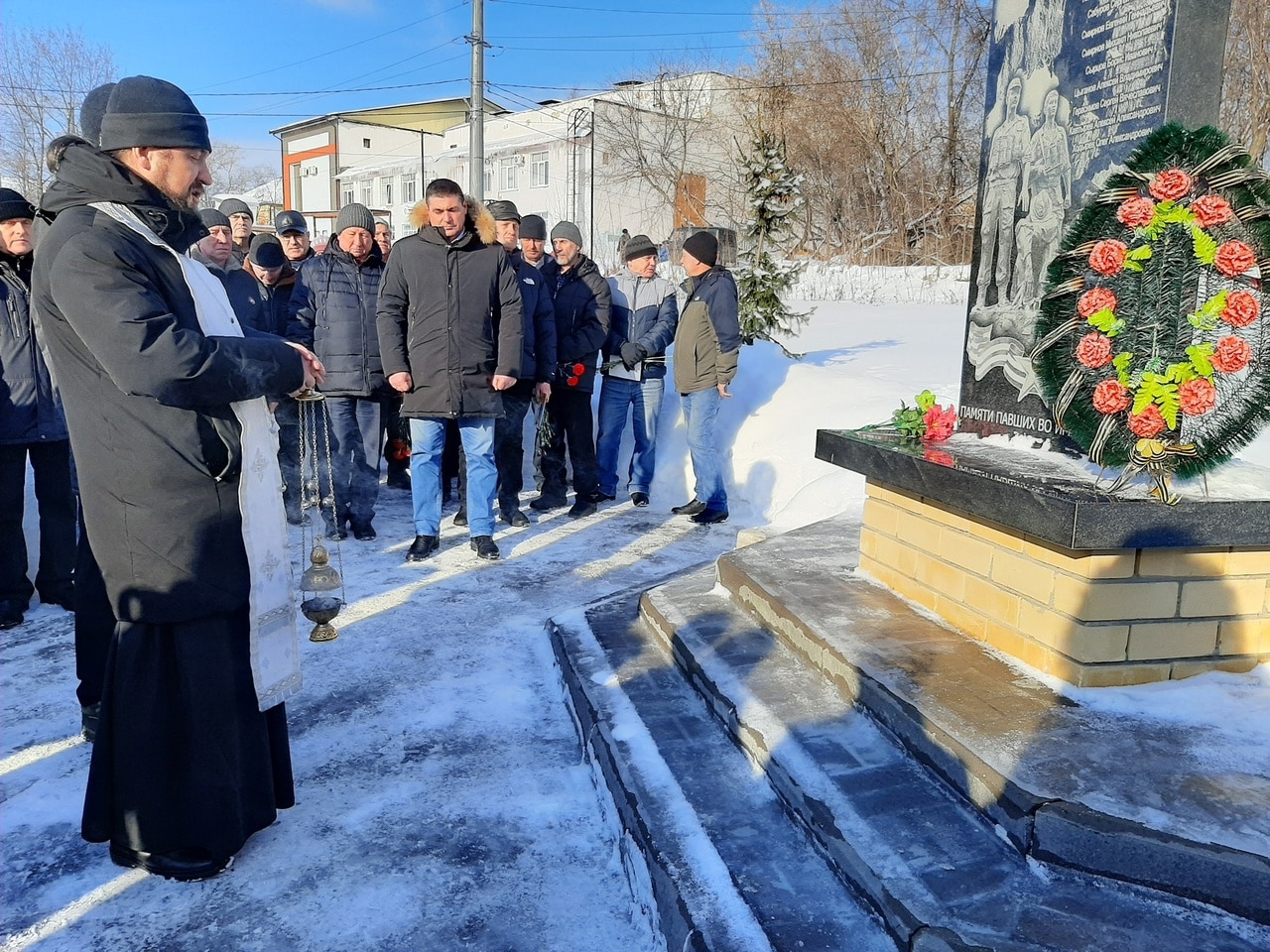 К памятнику шарьинским воинам-интернационалистам возложили цветы