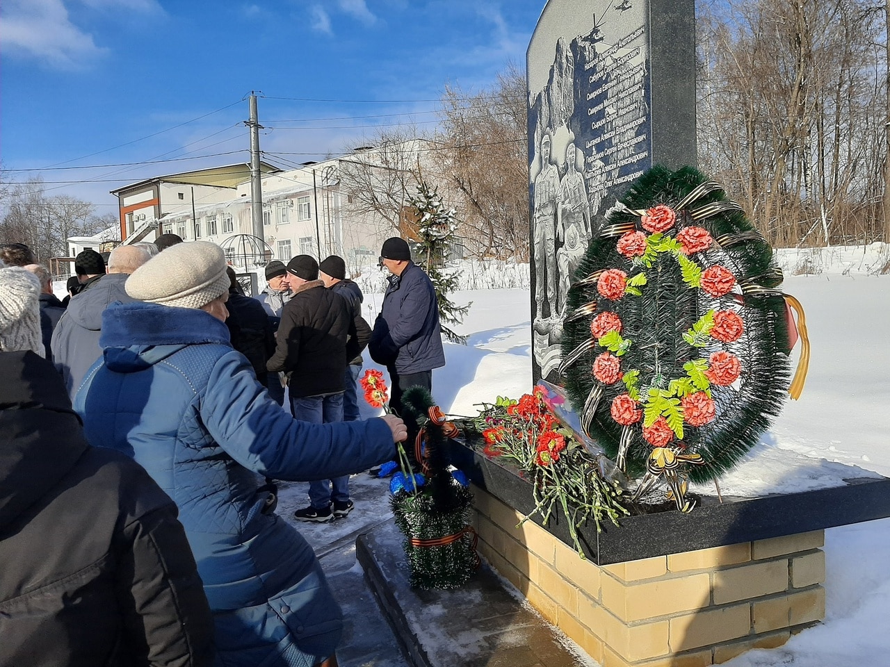 К памятнику шарьинским воинам-интернационалистам возложили цветы