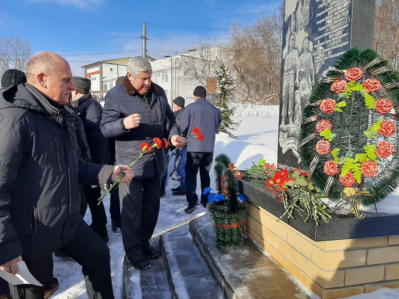 К памятнику шарьинским воинам-интернационалистам возложили цветы