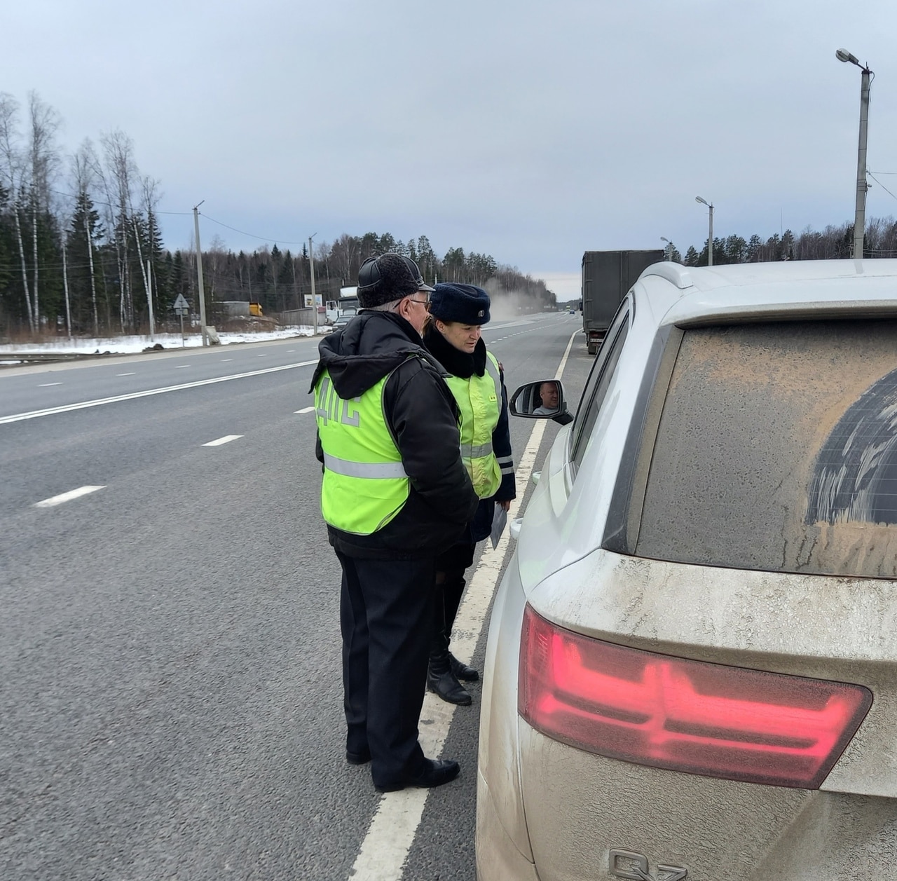 Автоинспекторы провели профилактическое мероприятие на автотрассе под Шарьей