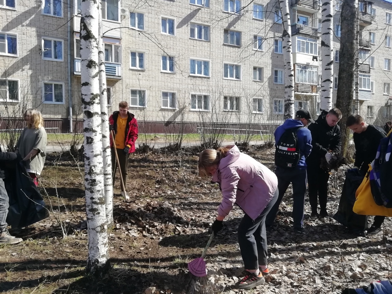 Юные шарьинцы стали первыми участниками Всероссийского субботника