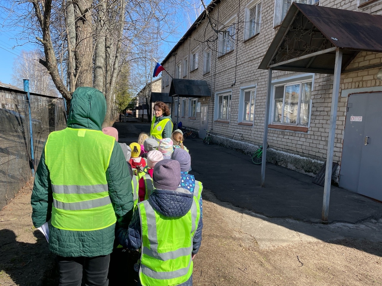 Шарьинским дошколятам продолжают напоминать о ПДД