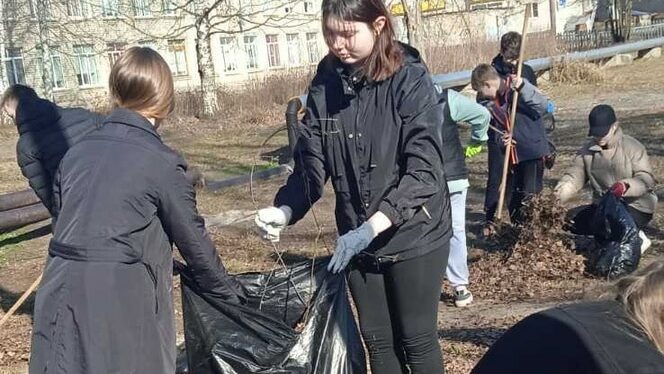 В Шарье прошли первые субботники