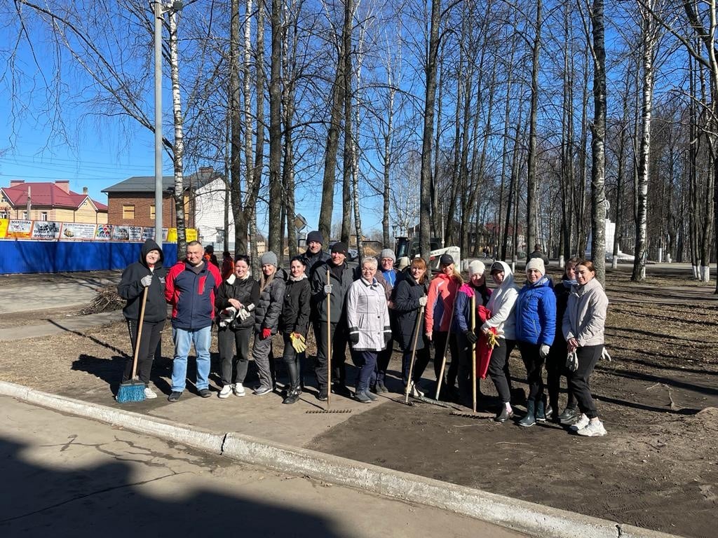 В Шарье прошли первые субботники