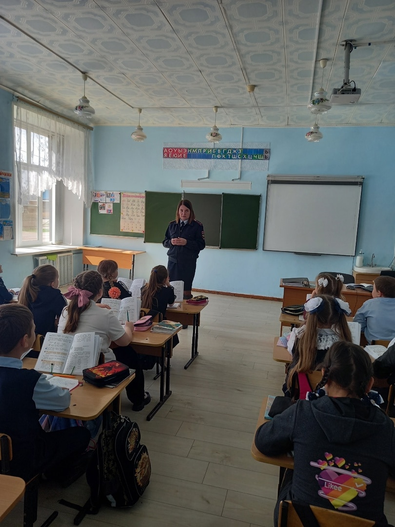 Конец учебного года в Шарьинском районе богат на профбеседы