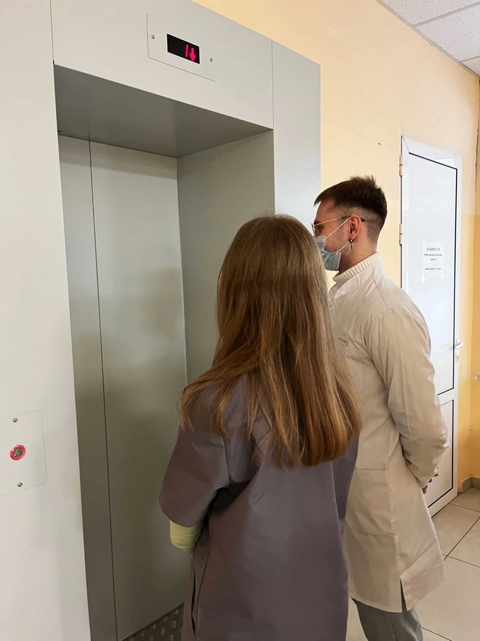В поликлинике Шарьи установили новый лифт