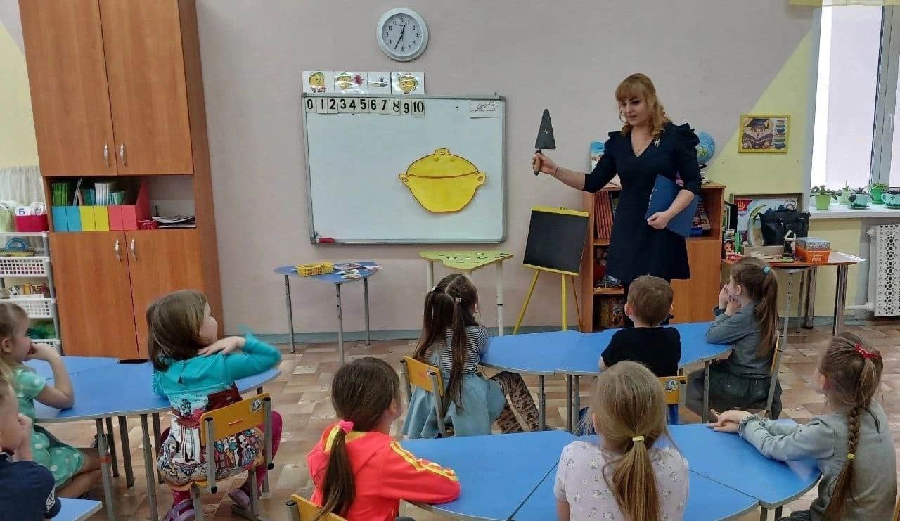 Дошколят в Шарье знакомят с миром профессий