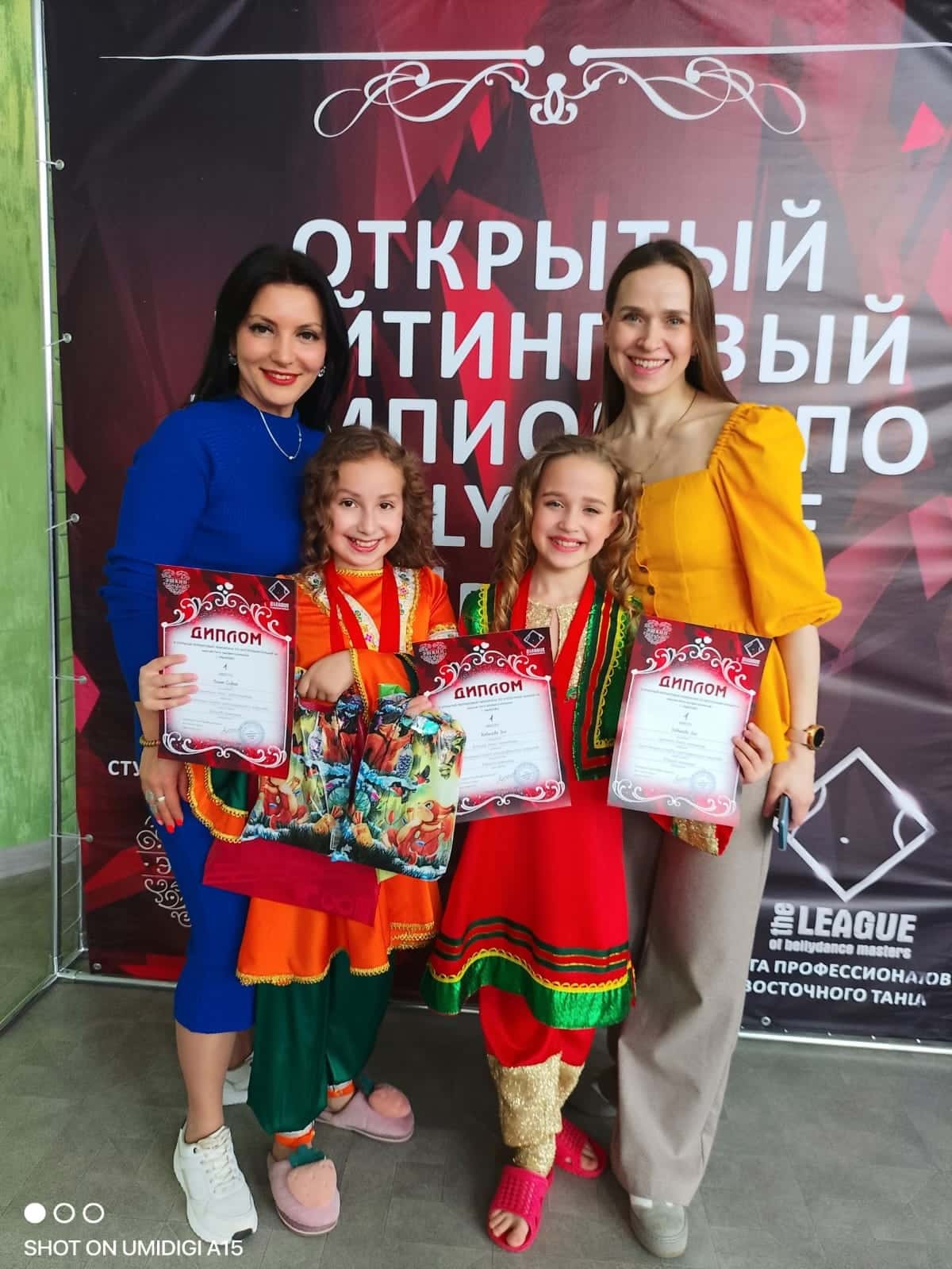 Восточный танец юных шарьинок покорил сердца жюри хореографического конкурса