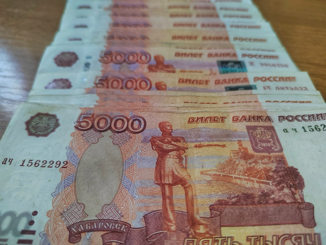 Шарьинский суд взыскал с администрации 67 тысяч за яму на дороге